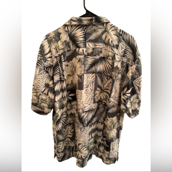 Tommy Bahama 100 % Silk Hawaiian Print Men’s Short Sleeve Shirt Size M - Picture 2 of 5